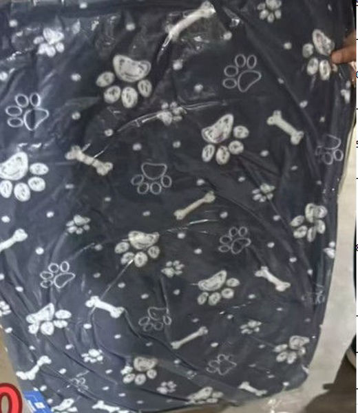 Imagen de ALMOHADON HUELLAS Y HUESITO AZUL - R99